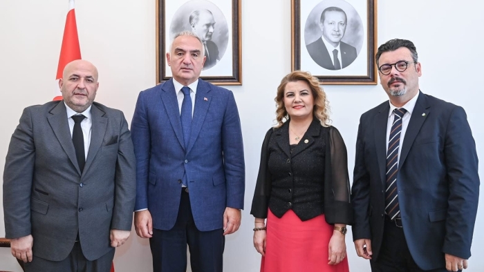 Başkan Hürriyet’ten Bakan Ersoy ve Milletvekillerine gala davetiyesi